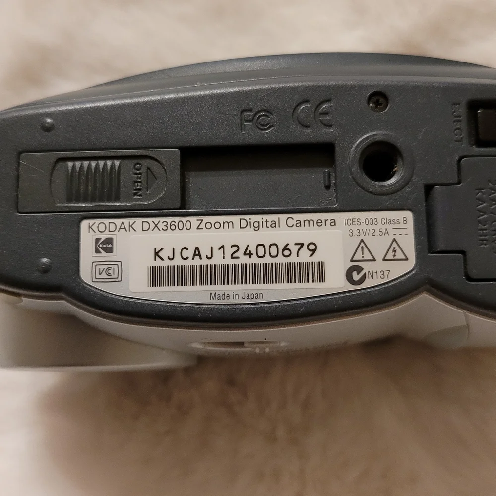 Vintage Kodak DX3600 Zoom Digital Camera 2.2 Megapixel